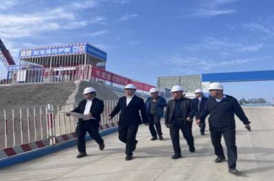 集團公司黨委書記、董事長王元斌一行調研安居公司京口路保障性住房項目建設