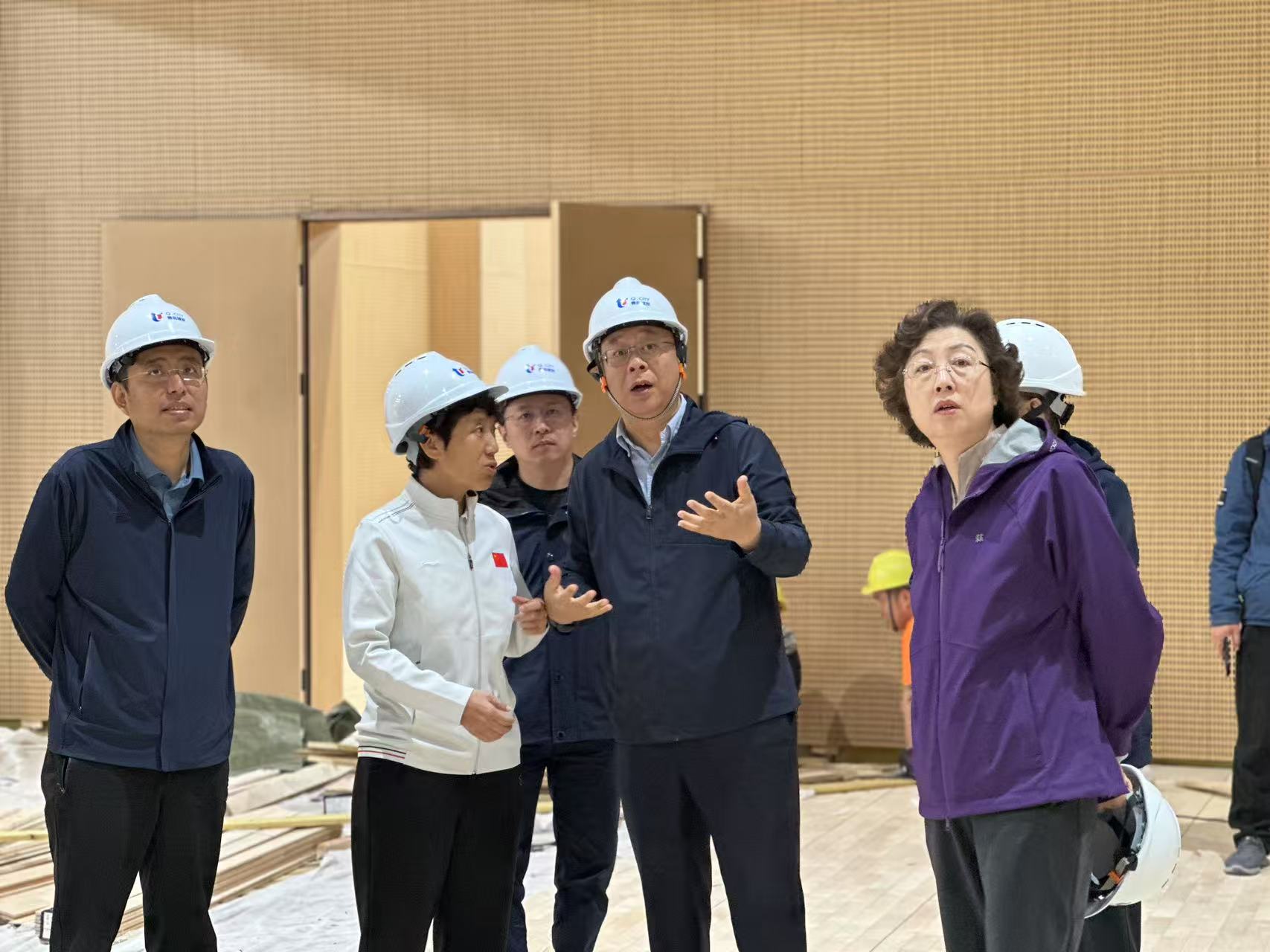 山東省體育局、青島市委領導帶隊調研浮山全民健身中心項目